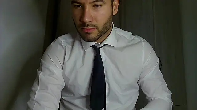 Justynn1 online show from April 6, 2026, 8:43 pm