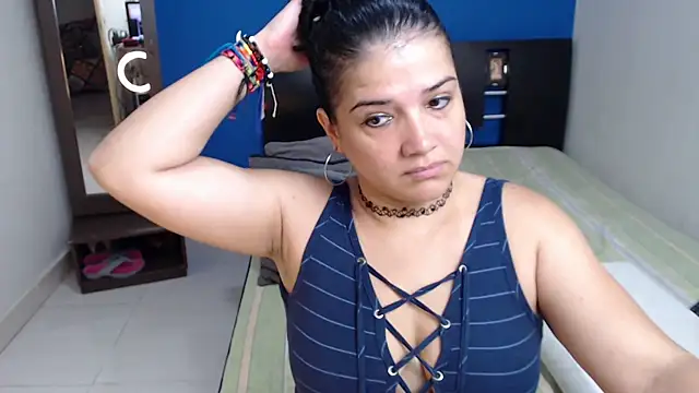 GlendaStarx online show from July 9, 2026, 9:52 pm