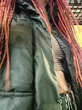 Frost foxy online show from October 31, 2025, 3:40 am