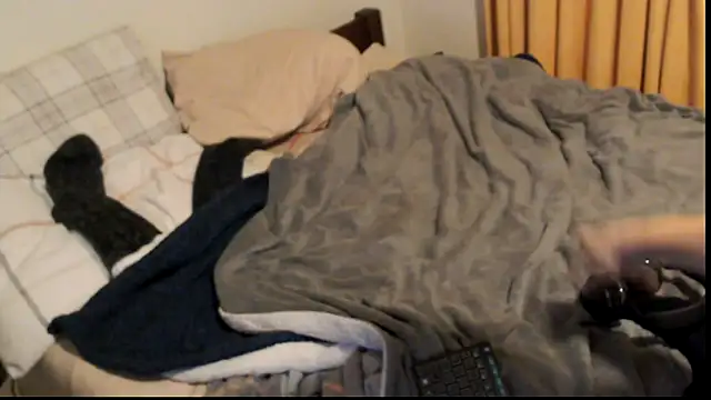 EnglishCute online show from October 26, 2025, 12:44 pm