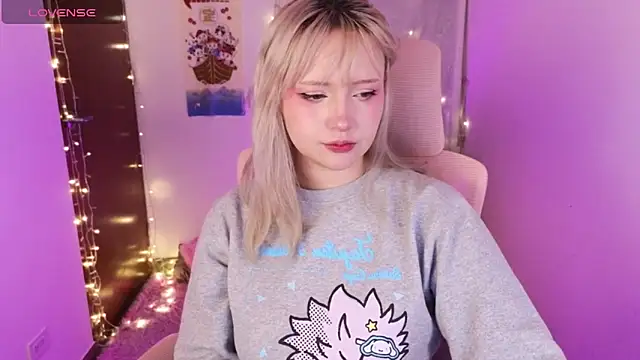 Snapshot of KuroChan420 chatting on January 16, 2026, 3:43 am KuroChan420 online show from January 16, 2026, 3:43 am