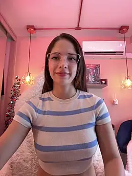 Snapshot of Zoe_Bae chatting on January 6, 2025, 9:22 pm Zoe Bae online show from January 6, 2025, 9:22 pm