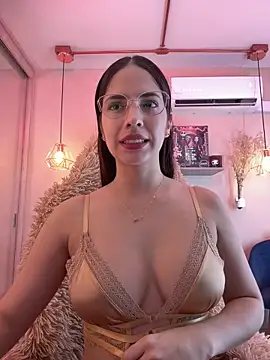 Snapshot of Zoe_Bae chatting on January 17, 2025, 10:12 pm Zoe Bae online show from January 17, 2025, 10:12 pm