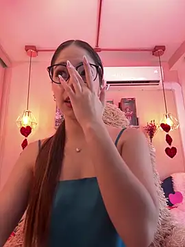 Snapshot of Zoe_Bae chatting on February 19, 2025, 12:25 am Zoe Bae online show from February 19, 2025, 12:25 am