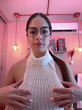 Snapshot of Zoe_Bae chatting on March 5, 2025, 8:00 pm Zoe Bae online show from March 5, 2025, 8:00 pm