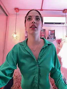 Snapshot of Zoe_Bae chatting on March 17, 2025, 10:17 pm Zoe Bae online show from March 17, 2025, 10:17 pm