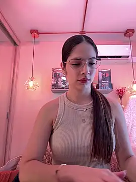 Snapshot of Zoe_Bae chatting on March 18, 2025, 10:04 pm Zoe Bae online show from March 18, 2025, 10:04 pm