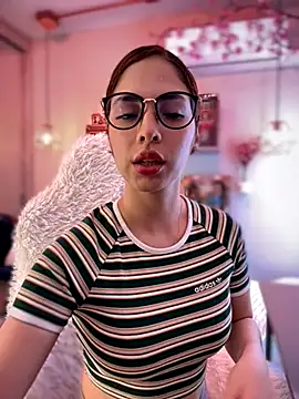 Snapshot of Zoe_Bae chatting on October 9, 2025, 9:46 pm Zoe Bae online show from October 9, 2025, 9:46 pm