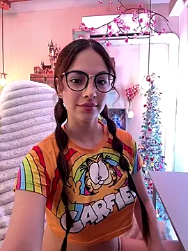 Snapshot of Zoe_Bae chatting on December 13, 2025, 11:21 pm Zoe Bae online show from December 13, 2025, 11:21 pm