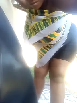 Snapshot of Choco-Coco10 chatting on October 24, 2025, 2:13 pm Choco-Coco10 online show from October 24, 2025, 2:13 pm