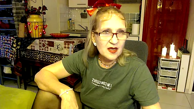 Snapshot of Ala-N-Dala chatting on February 10, 2026, 1:59 pm Ala-N-Dala online show from February 10, 2026, 1:59 pm