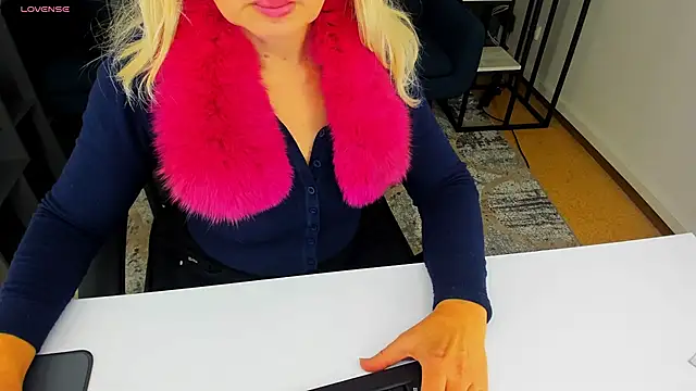 Abby Moore  online show from January 29, 2025, 10:16 am