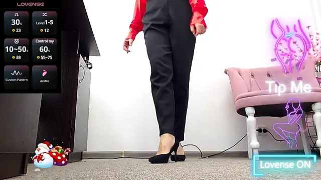 Abby Moore  online show from March 20, 2025, 1:37 pm