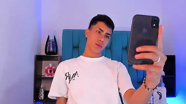 AlanNaughty online show from December 21, 2024, 8:32 pm