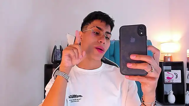 AlanNaughty online show from February 1, 2025, 5:18 am