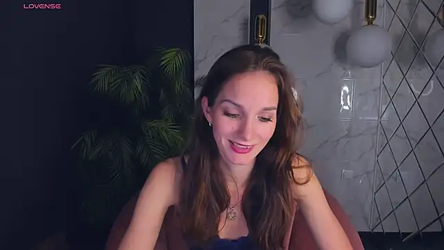 Snapshot of MirandaGlow chatting on December 24, 2024, 12:00 pm MirandaGlow online show from December 24, 2024, 12:00 pm