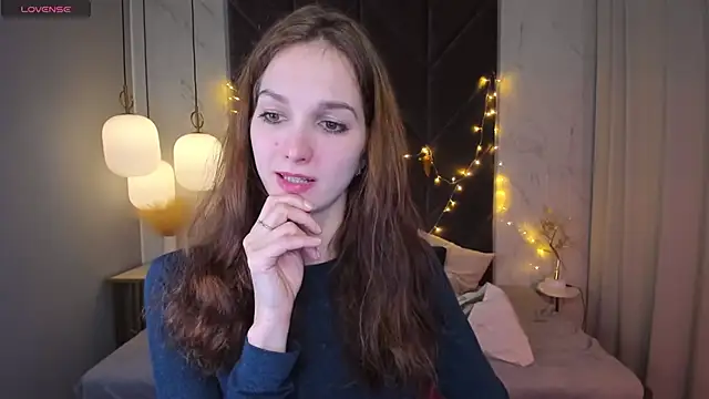 Snapshot of MirandaGlow chatting on January 5, 2025, 5:41 am MirandaGlow online show from January 5, 2025, 5:41 am