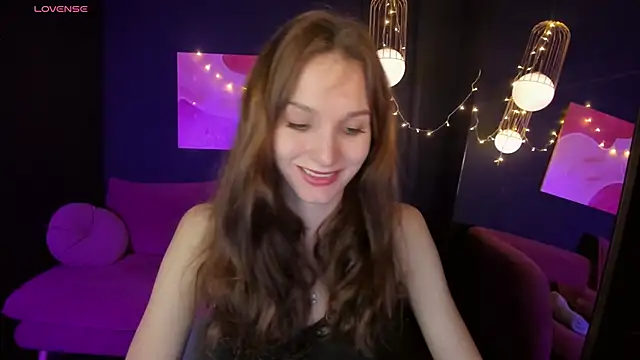 Snapshot of MirandaGlow chatting on January 13, 2025, 5:44 am MirandaGlow online show from January 13, 2025, 5:44 am