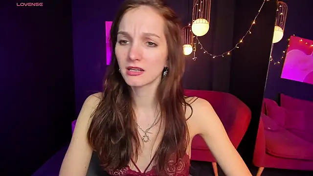 Snapshot of MirandaGlow chatting on February 24, 2025, 11:54 am MirandaGlow online show from February 24, 2025, 11:54 am