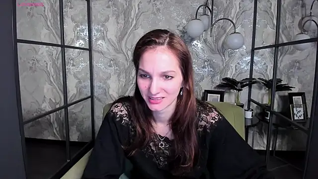 Snapshot of MirandaGlow chatting on February 27, 2025, 5:45 am MirandaGlow online show from February 27, 2025, 5:45 am