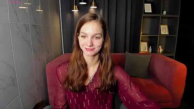 Snapshot of MirandaGlow chatting on December 18, 2025, 5:35 am MirandaGlow online show from December 18, 2025, 5:35 am