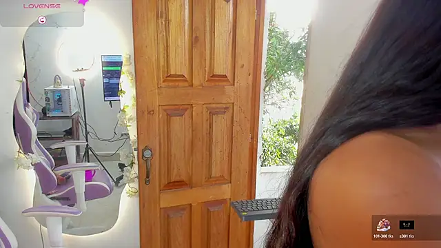 Snapshot of sofia_gold_ chatting on November 15, 2025, 5:09 pm sofia gold online show from November 15, 2025, 5:09 pm