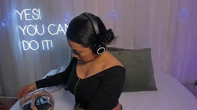 Snapshot of carolgaita chatting on February 8, 2025, 11:33 am carolgaita online show from February 8, 2025, 11:33 am