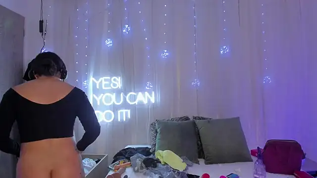 Snapshot of carolgaita chatting on February 8, 2025, 5:39 pm carolgaita online show from February 8, 2025, 5:39 pm