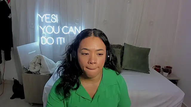 Snapshot of carolgaita chatting on March 15, 2025, 12:02 pm carolgaita online show from March 15, 2025, 12:02 pm