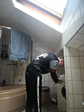 AnubisTVirus online show from December 15, 2025, 8:18 am