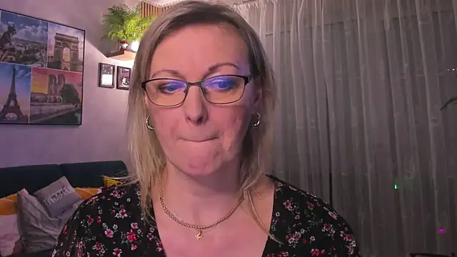 vanessa chat online show from March 11, 2025, 5:57 pm