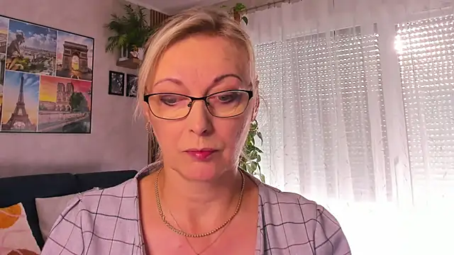 vanessa chat online show from September 26, 2025, 6:17 am