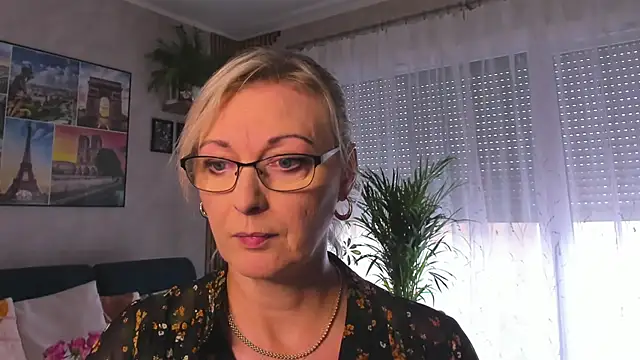 vanessa chat online show from October 7, 2025, 1:19 pm