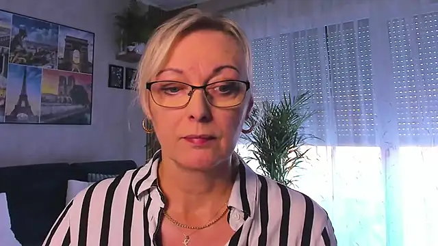 vanessa chat online show from October 20, 2025, 1:33 pm