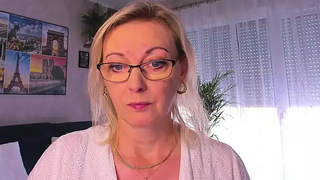 vanessa chat online show from October 21, 2025, 1:12 pm