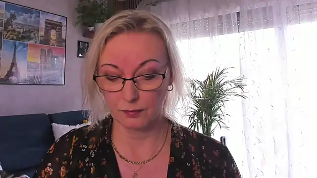 Snapshot of vanessa_chat chatting on April 19, 2026, 1:21 pm vanessa chat online show from April 19, 2026, 1:21 pm