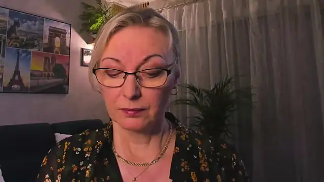 Snapshot of vanessa_chat chatting on April 19, 2026, 6:10 pm vanessa chat online show from April 19, 2026, 6:10 pm