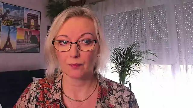 Snapshot of vanessa_chat chatting on April 20, 2026, 1:14 pm vanessa chat online show from April 20, 2026, 1:14 pm