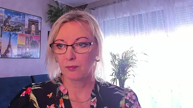 Snapshot of vanessa_chat chatting on May 3, 2026, 1:28 pm vanessa chat online show from May 3, 2026, 1:28 pm