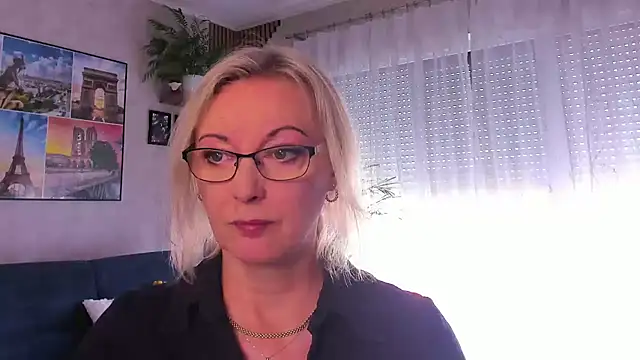 Snapshot of vanessa_chat chatting on May 4, 2026, 1:18 pm vanessa chat online show from May 4, 2026, 1:18 pm