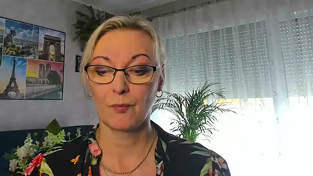 Snapshot of vanessa_chat chatting on May 7, 2026, 1:16 pm vanessa chat online show from May 7, 2026, 1:16 pm