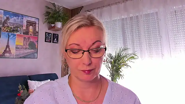 Snapshot of vanessa_chat chatting on May 11, 2026, 1:17 pm vanessa chat online show from May 11, 2026, 1:17 pm