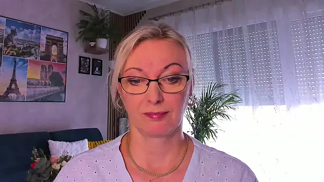 Snapshot of vanessa_chat chatting on May 11, 2026, 2:56 pm vanessa chat online show from May 11, 2026, 2:56 pm
