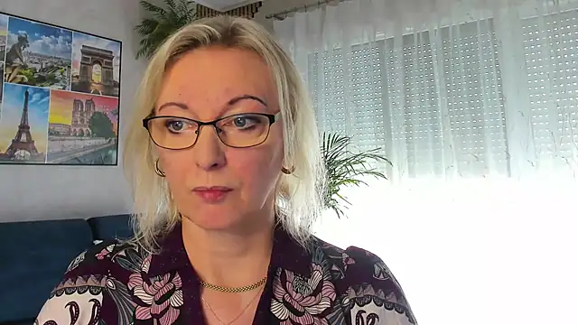 Snapshot of vanessa_chat chatting on May 17, 2026, 1:40 pm vanessa chat online show from May 17, 2026, 1:40 pm