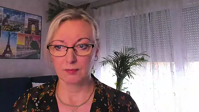Snapshot of vanessa_chat chatting on May 18, 2026, 2:56 pm vanessa chat online show from May 18, 2026, 2:56 pm
