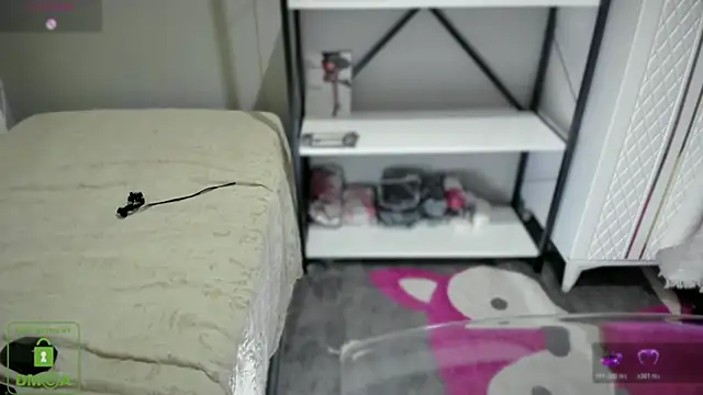 Snapshot of bisexyelizz chatting on February 3, 2026, 8:03 pm bisexyelizz online show from February 3, 2026, 8:03 pm