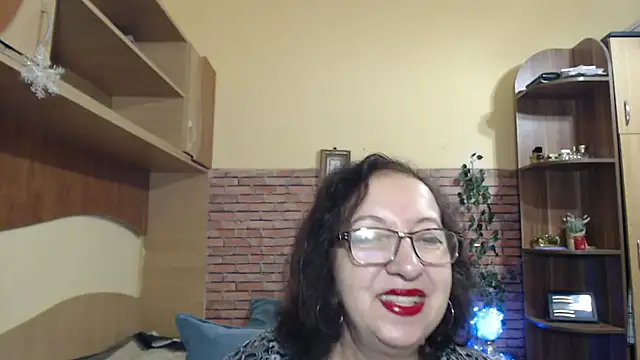 EvelyneFlirtyMilf online show from January 7, 2026, 4:15 am
