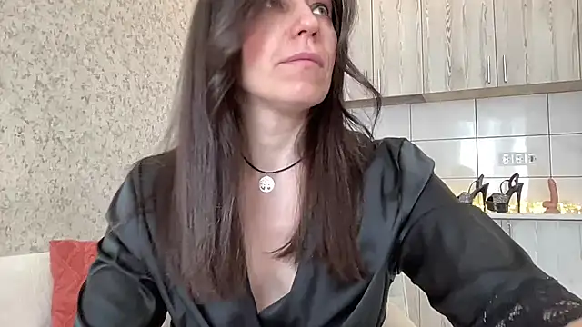 Snapshot of HotyWinter chatting on April 11, 2026, 4:50 am HotyWinter online show from April 11, 2026, 4:50 am