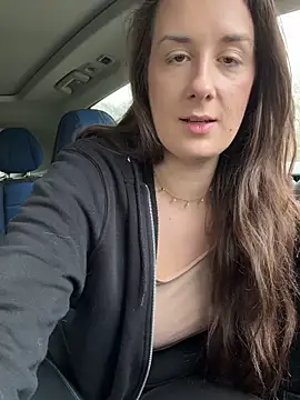 Snapshot of EllaMae chatting on February 4, 2025, 9:49 am EllaMae online show from February 4, 2025, 9:49 am