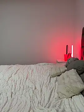 Snapshot of EllaMae chatting on September 21, 2025, 8:10 pm EllaMae online show from September 21, 2025, 8:10 pm